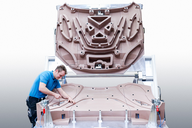 05 Klebevorrichtung Frontklappe